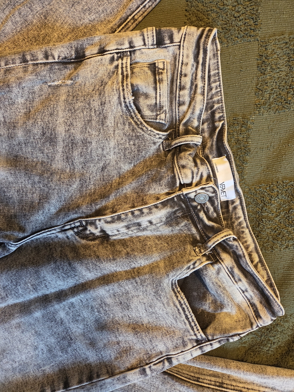 Vervet Women's Acid Wash Stretch Jeans - Picture 2 of 6